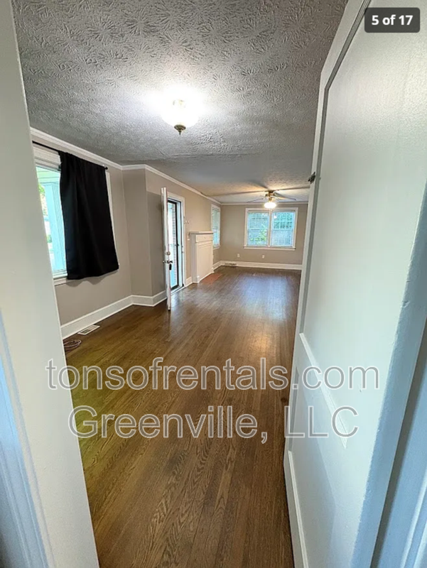 37 Holmes Dr - Photo 4 of 17
