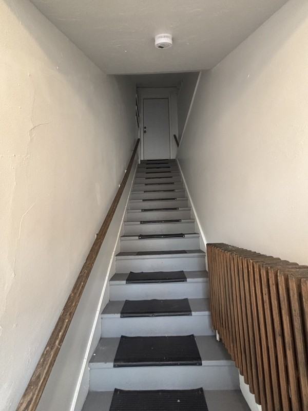 809 Broadway Ave - Photo 3 of 9