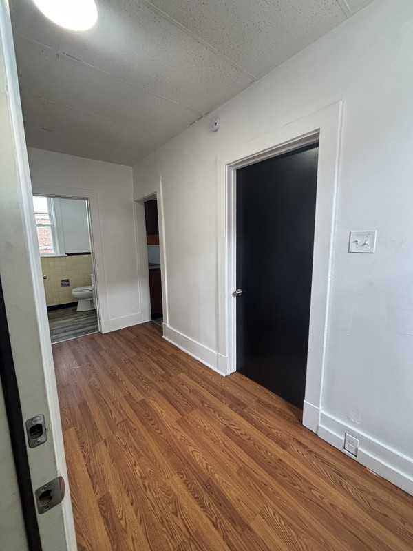 809 Broadway Ave - Photo 4 of 9