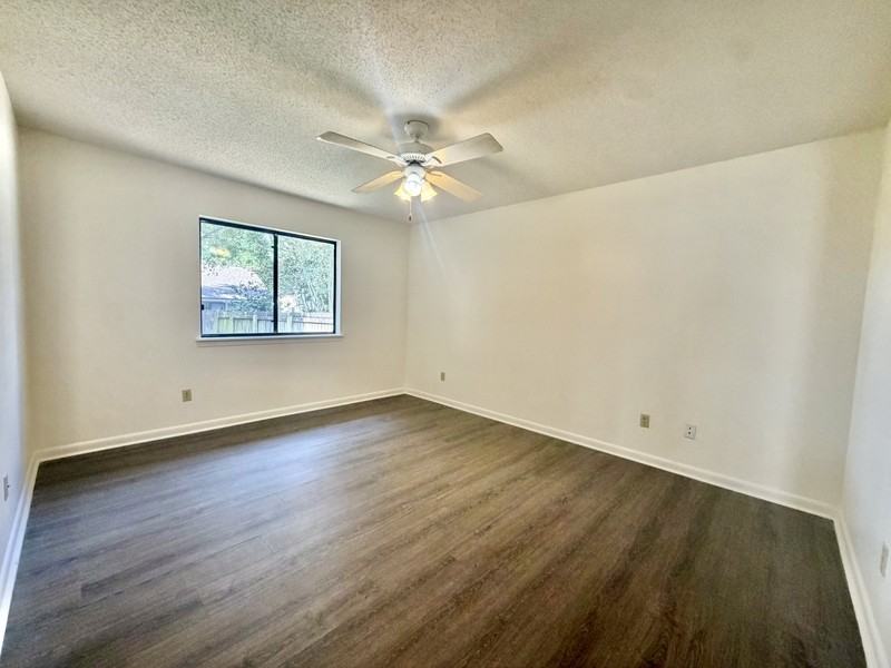 3932 Balsam Dr - Photo 3 of 8