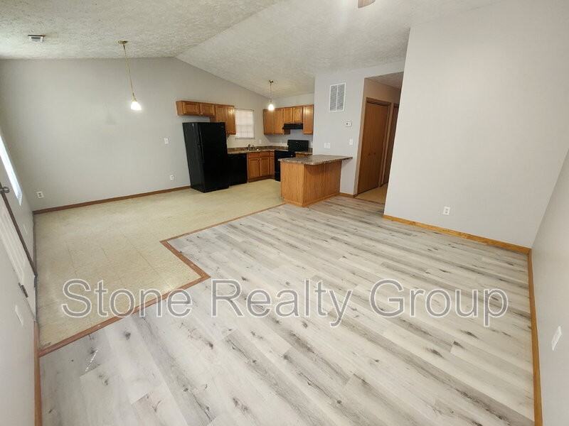 2324 7th Ave - Photo 3 of 9