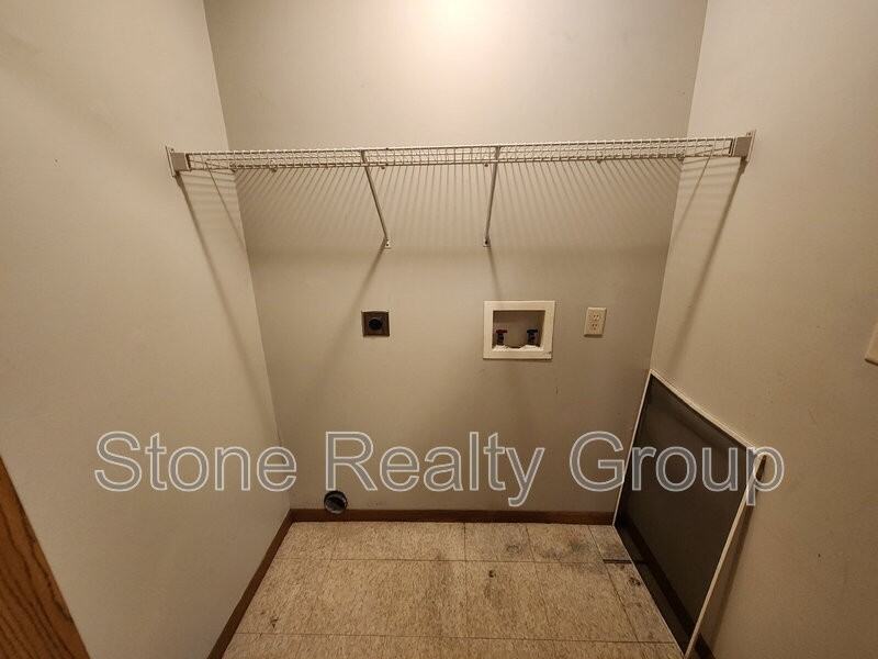 2324 7th Ave - Photo 7 of 9