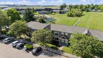 featured image of 408 E 15th St