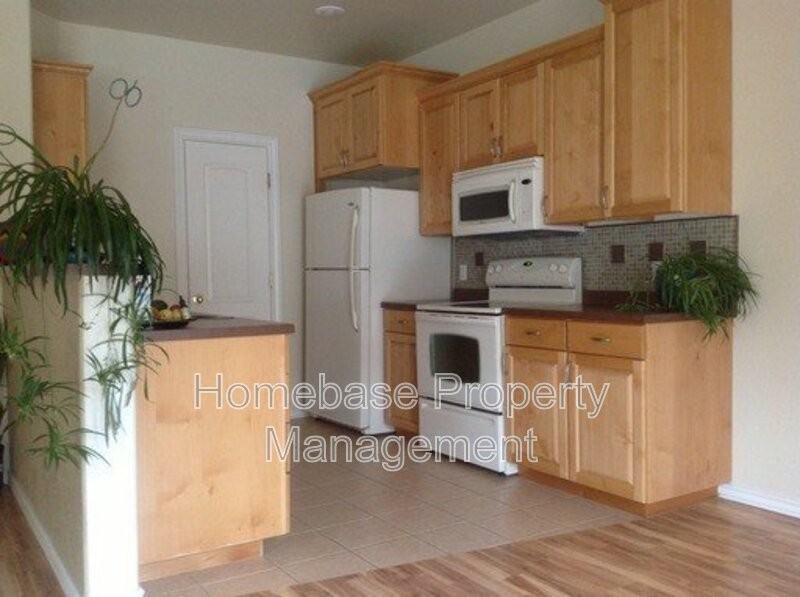 1922 Hollyhock Cir - Photo 2 of 11