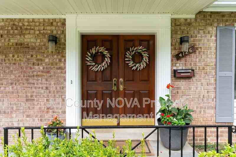 4126 Lenox Dr - Photo 2 of 36