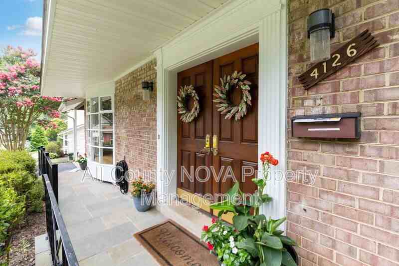4126 Lenox Dr - Photo 3 of 36