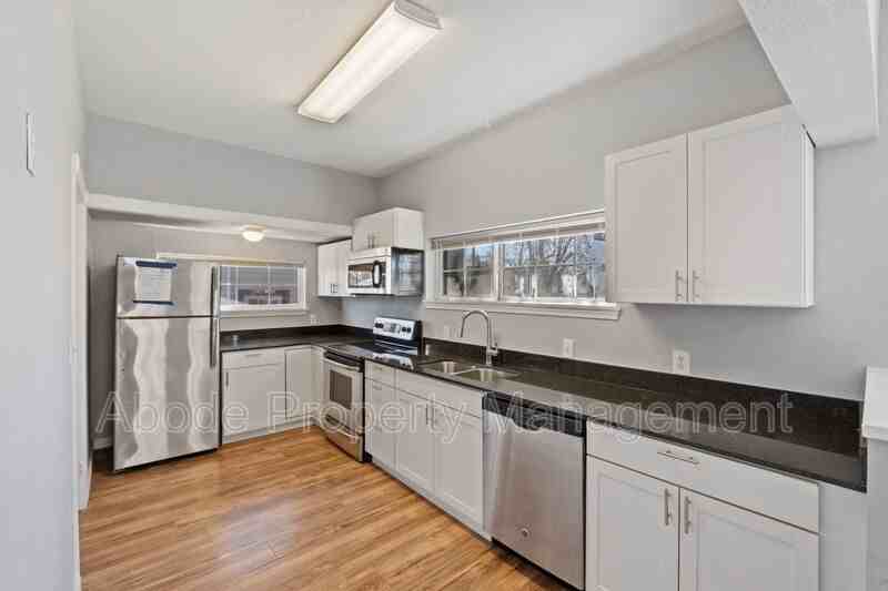 126 S Lincoln Ave #1 - Photo 4 of 10