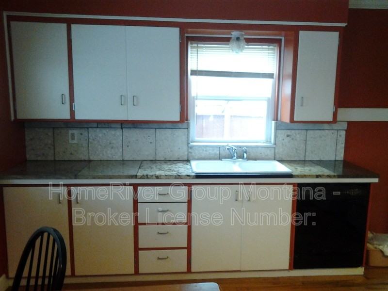 2623 S Higgins Ave - Photo 3 of 11