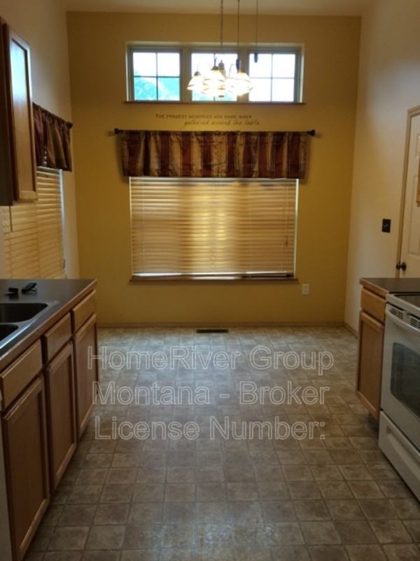 516 Connor Ct - Photo 6 of 21
