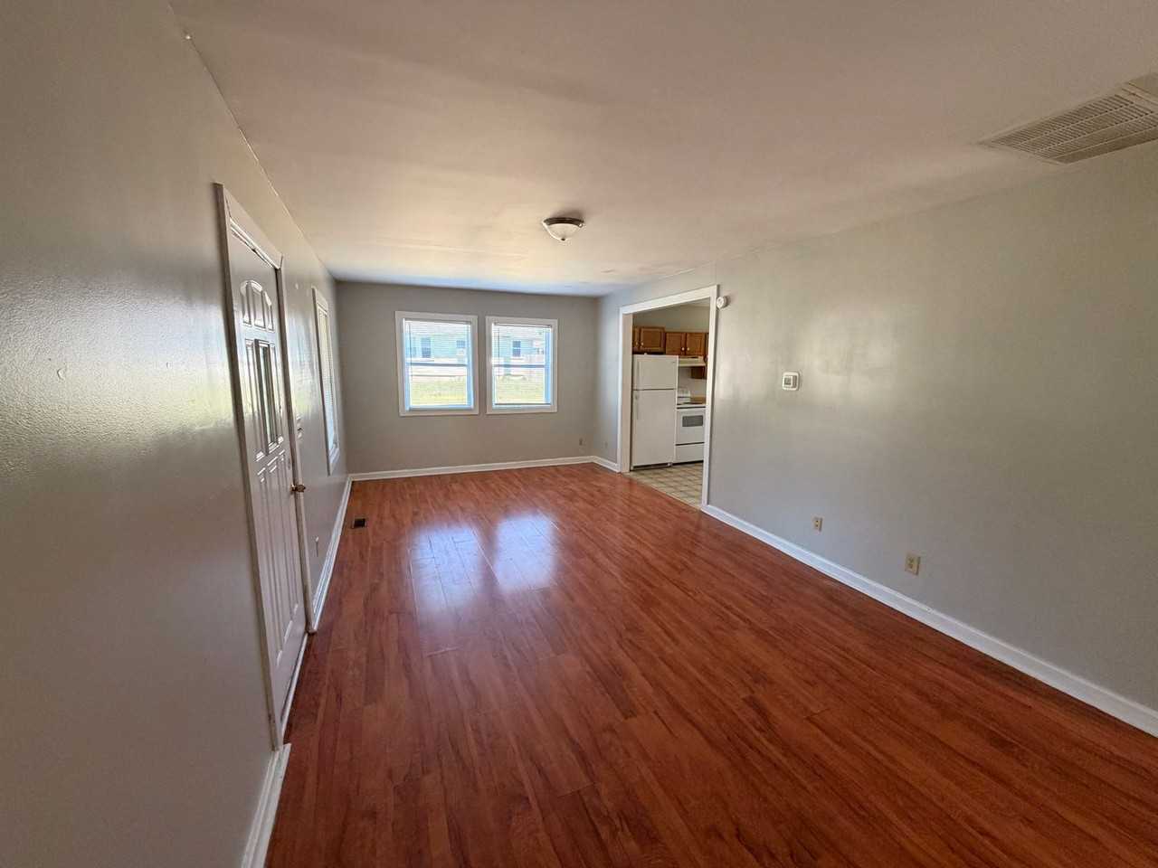 2020 N Glenwood Ave - Photo 5 of 19