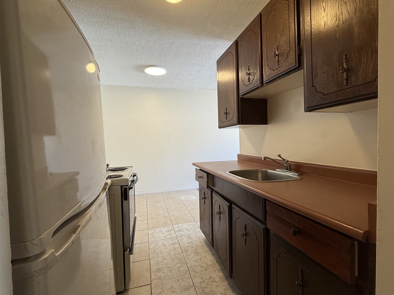 3489 Kingsway - Photo 5 of 15