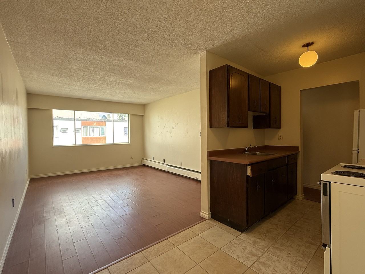 3489 Kingsway - Photo 2 of 15
