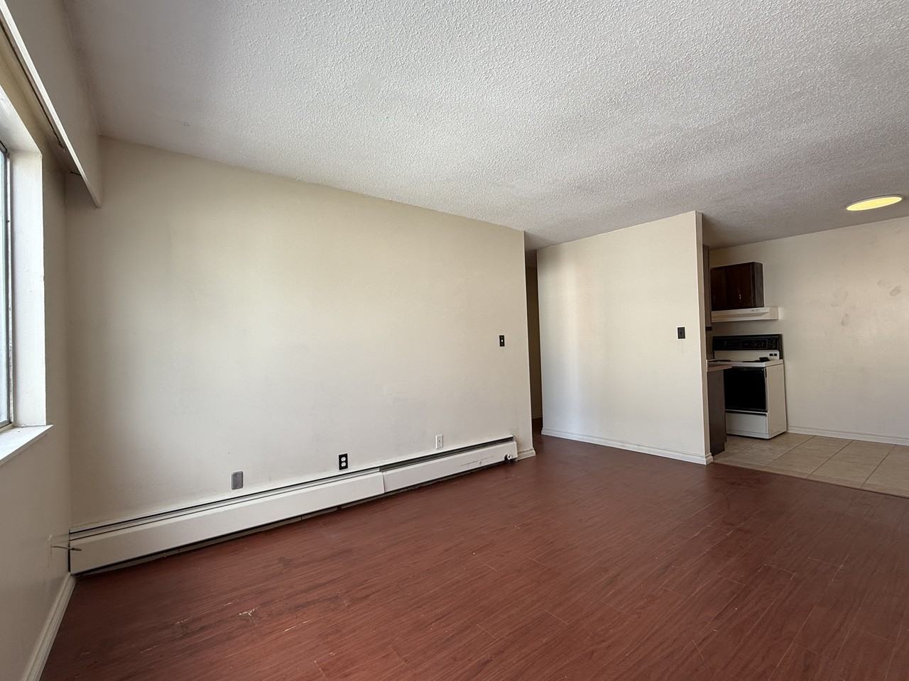 3489 Kingsway