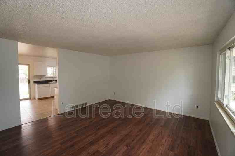 11536 E Center Dr - Photo 3 of 22