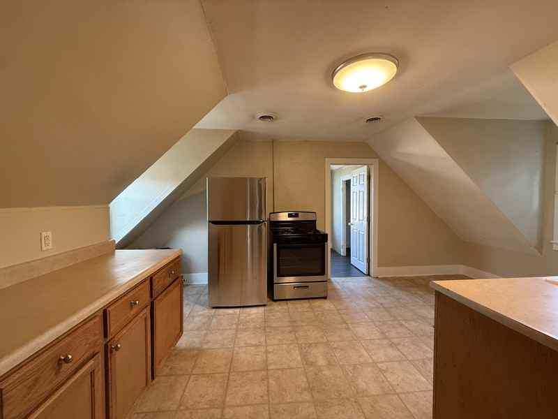 904 Swift Ave - Photo 4 of 16