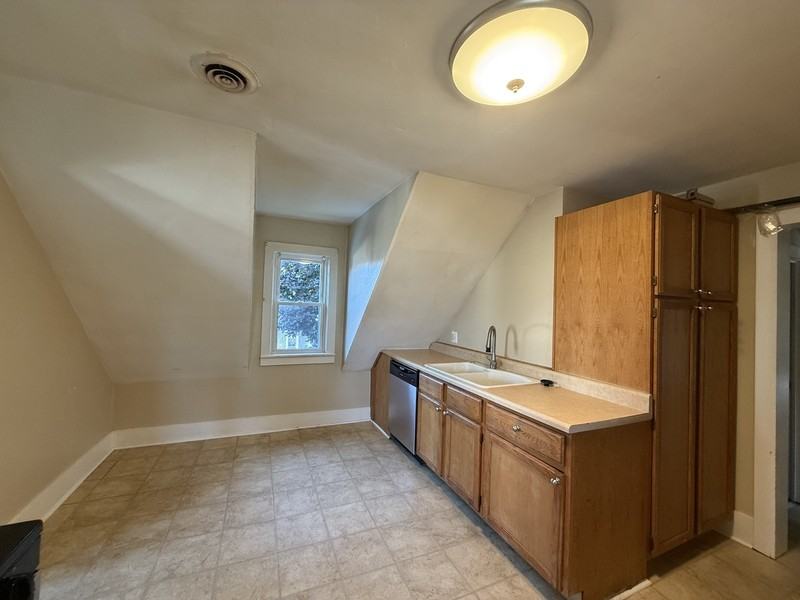 904 Swift Ave - Photo 5 of 16