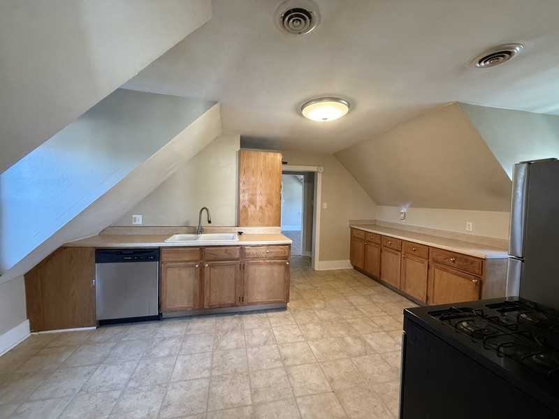 904 Swift Ave - Photo 6 of 16