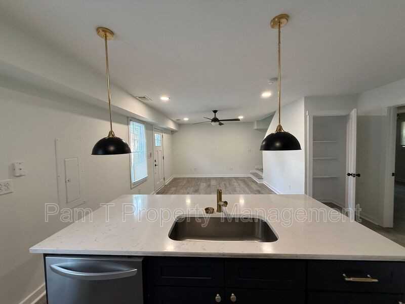 201 W 37th St - Photo 3 of 7