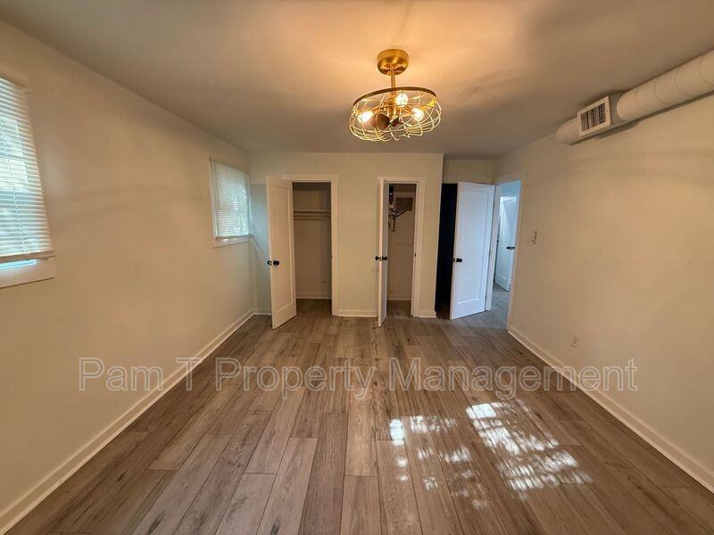 201 W 37th St - Photo 5 of 7