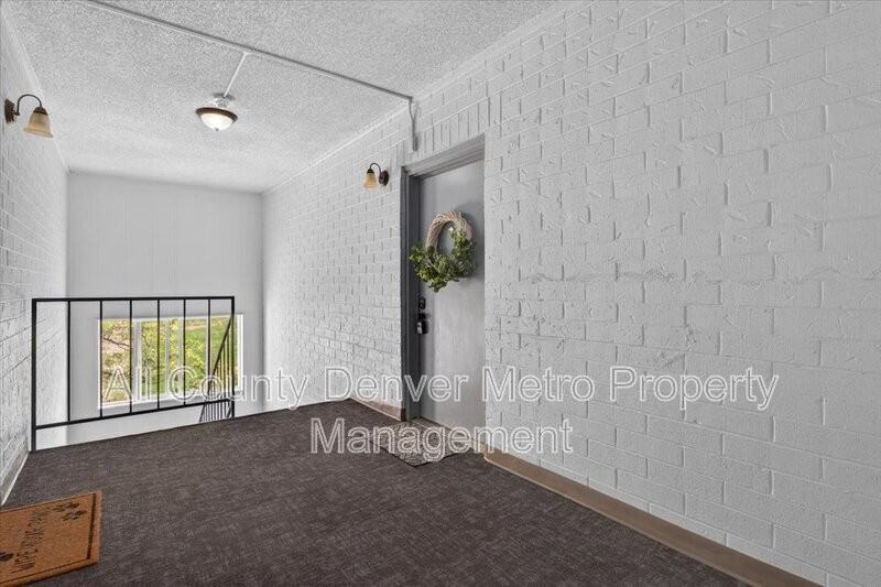 1400 Golden Cir #306 - Photo 4 of 30