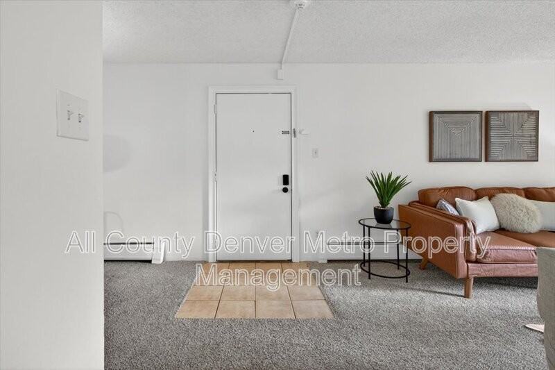 1400 Golden Cir #306 - Photo 5 of 30
