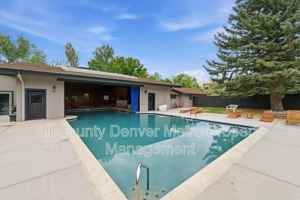 featured image of 1400 Golden Cir #306