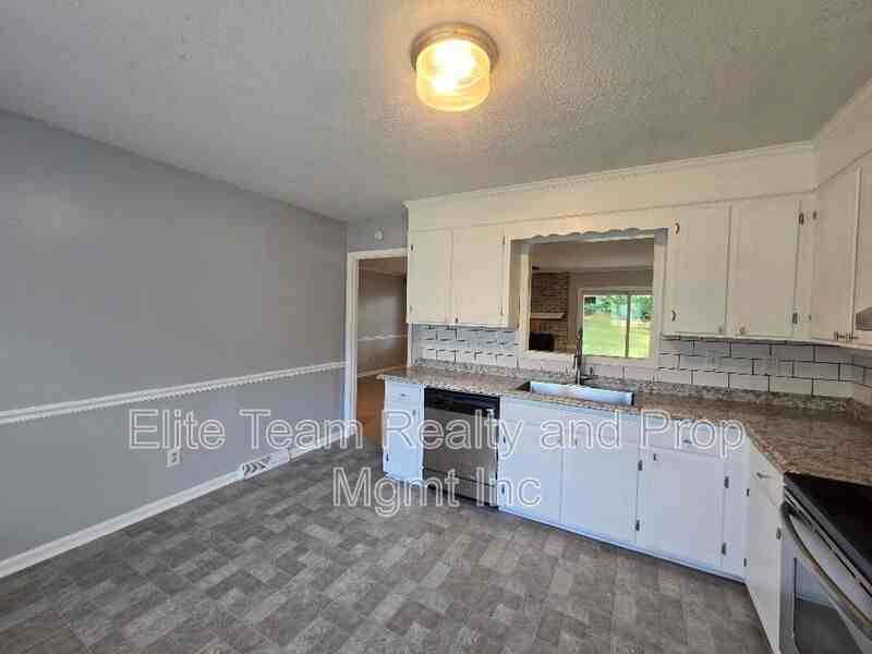 2021 Downey St - Photo 6 of 20
