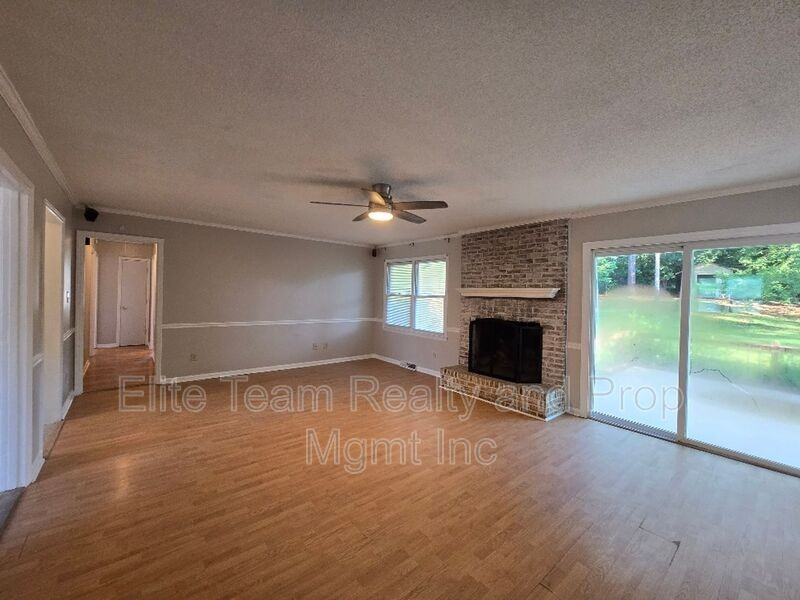 2021 Downey St - Photo 7 of 20