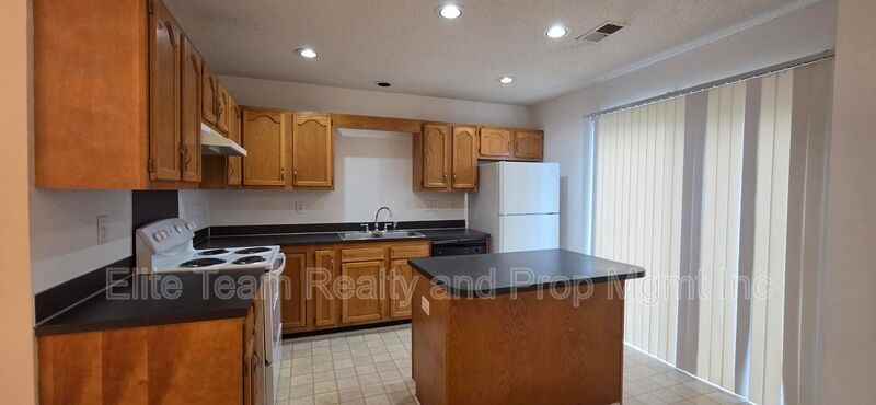 9134 Charminster Ct - Photo 3 of 21