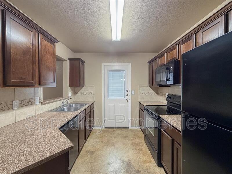 763A E Ridge Blvd - Photo 5 of 14