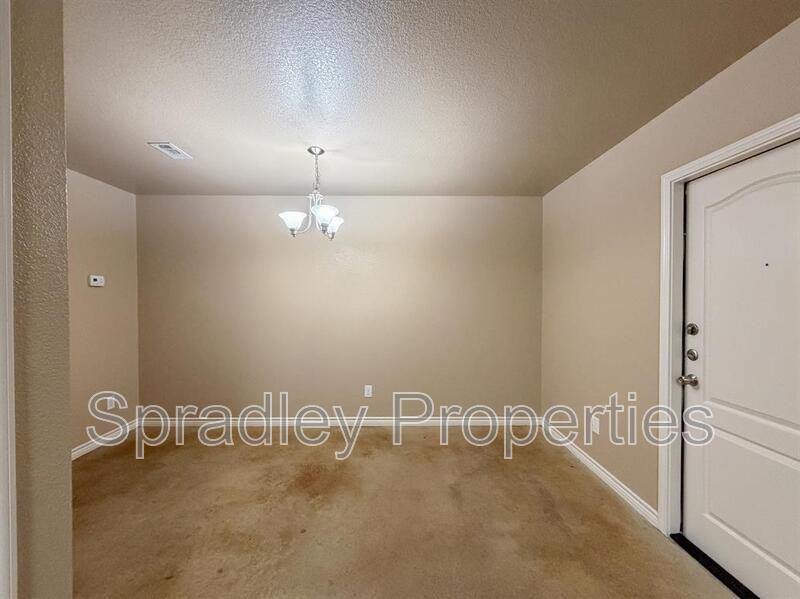 763A E Ridge Blvd - Photo 6 of 14
