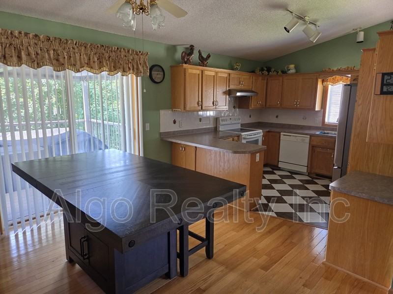 12450 Raven St Nw - Photo 5 of 21