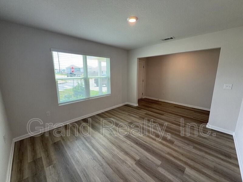 5431 Peach Dr - Photo 5 of 36