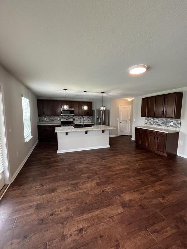 4905 Kensington Ln - Photo 3 of 29