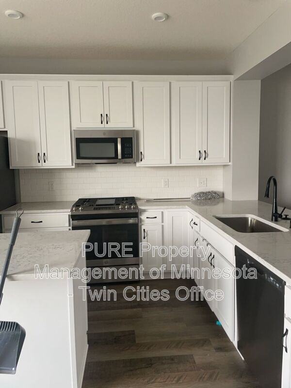 6580 Joliet Ave S - Photo 3 of 13