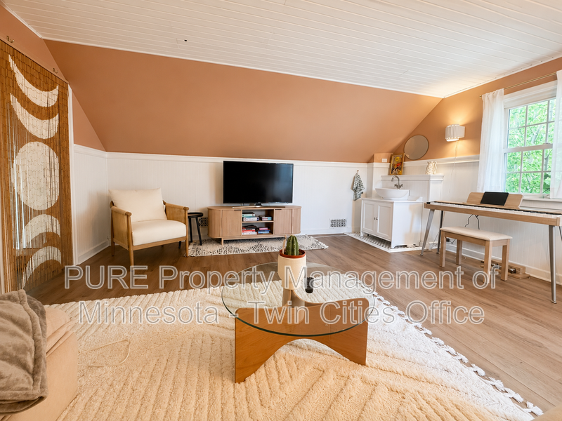 2616 Utica Ave S - Photo 5 of 28