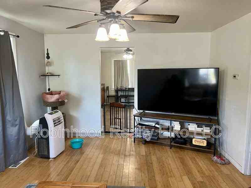 756 Maple St - Photo 3 of 15