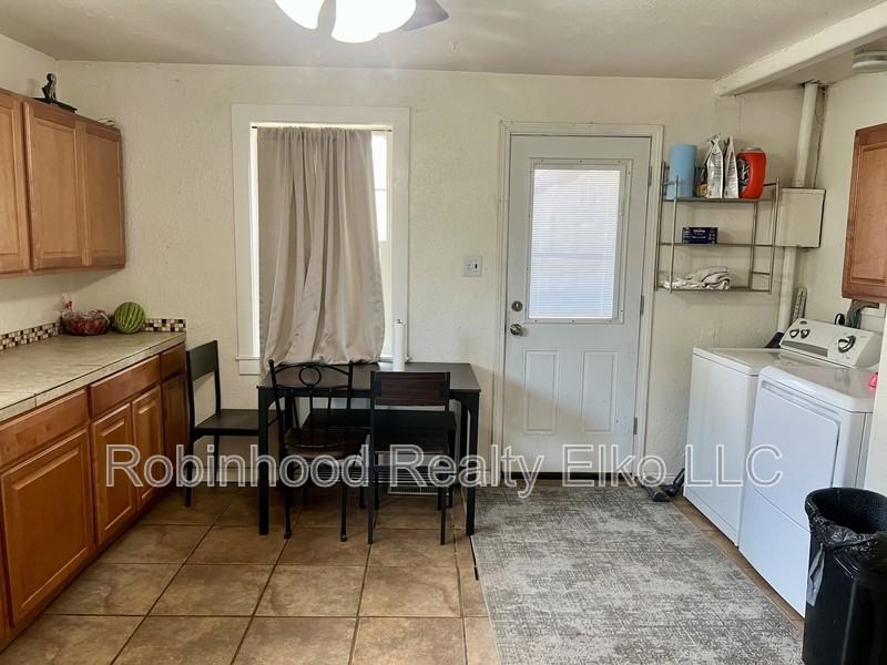 756 Maple St - Photo 5 of 15