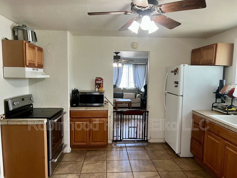 756 Maple St - Photo 6 of 15