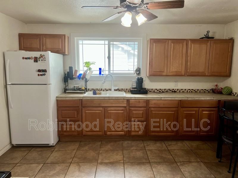 756 Maple St - Photo 7 of 15
