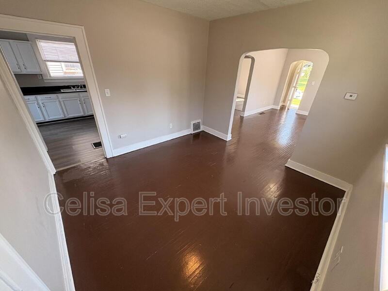 3926 Avondale Dr - Photo 3 of 9