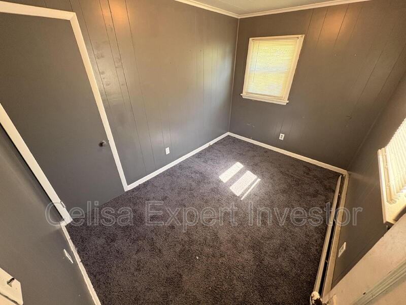 654 Florence Ave - Photo 5 of 10