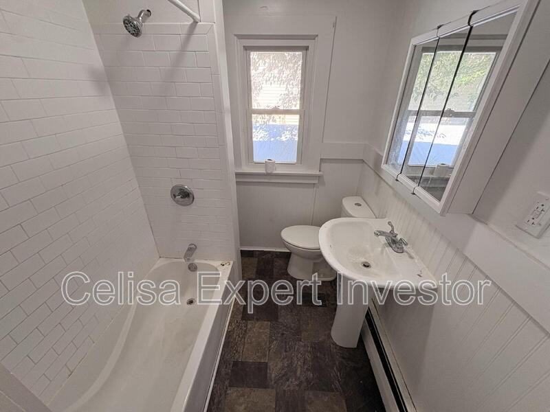 654 Florence Ave - Photo 6 of 10