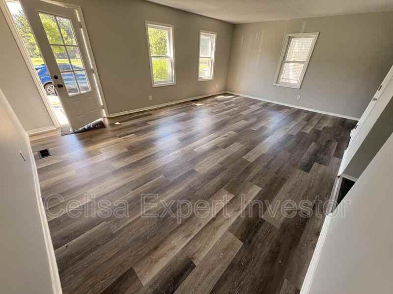 819 Eckart St - Photo 2 of 7
