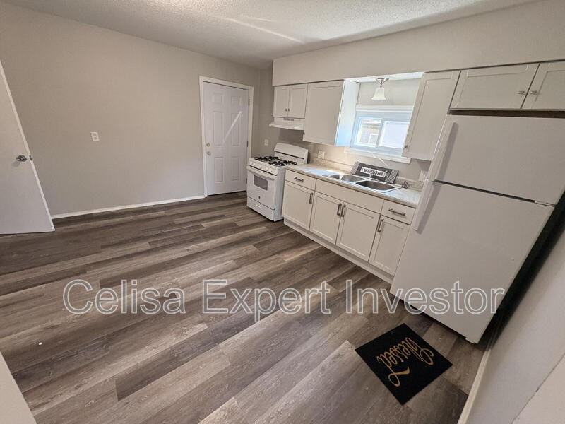 819 Eckart St - Photo 3 of 7