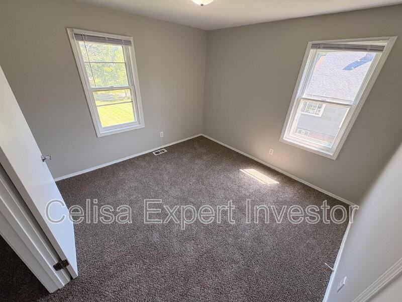 819 Eckart St - Photo 7 of 7