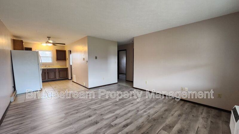 48 Candlewood Ct - Photo 2 of 9
