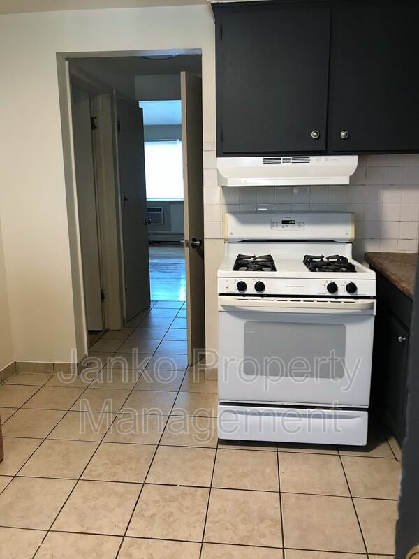 2108 S 17th Ave #1E - Photo 2 of 7