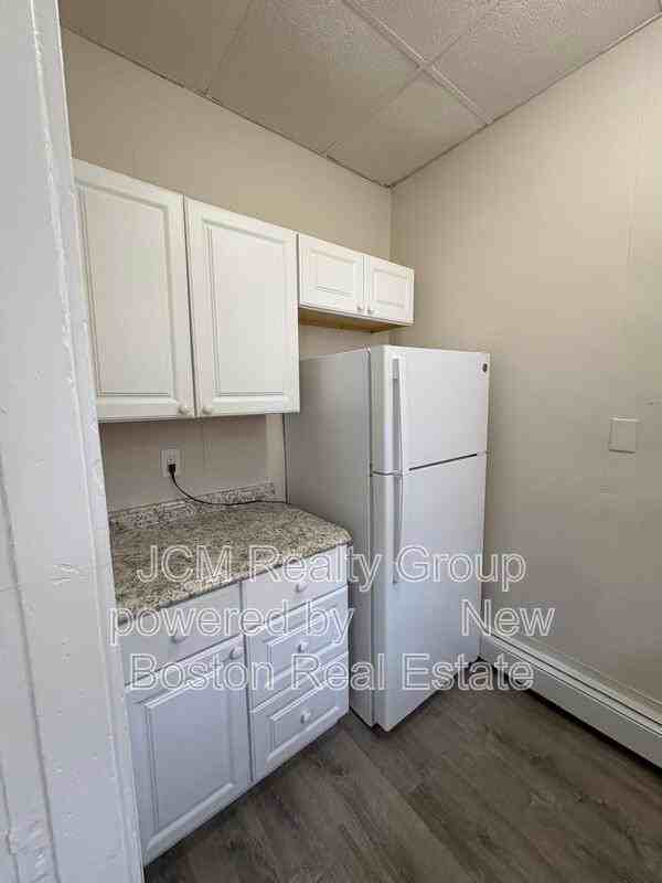 16 Newhall St #1 - Photo 2 of 17