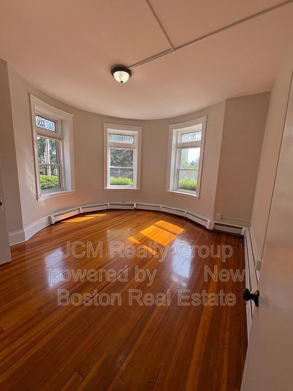 16 Newhall St #1 - Photo 4 of 17